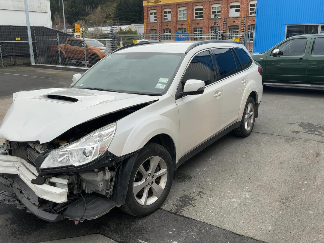Photo '3' of Subaru Outback AWD Boxer Diesel Photo '3' of Subaru Outback AWD Boxer Diesel