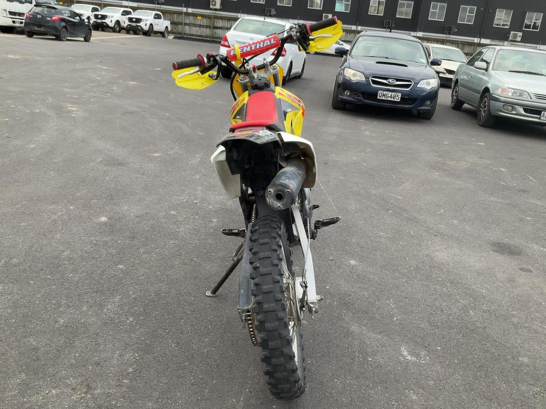 Photo '4' of Suzuki DRZ125 Photo '4' of Suzuki DRZ125