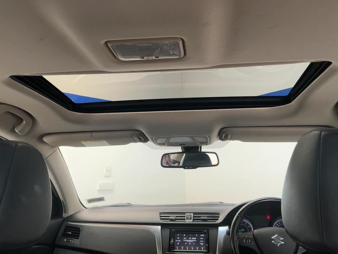 Photo '24' of Suzuki Kizashi
