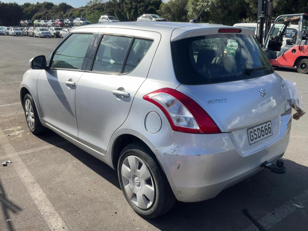 Photo '3' of Suzuki Swift Glxa Photo '3' of Suzuki Swift Glxa