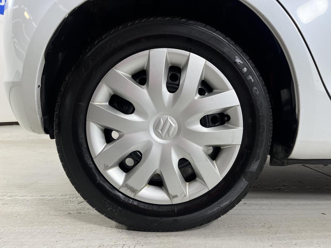 Photo '12' of Suzuki Swift