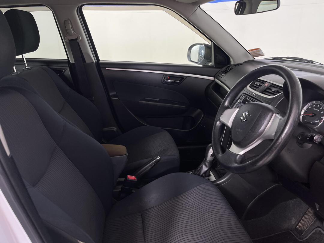 Photo '16' of Suzuki Swift