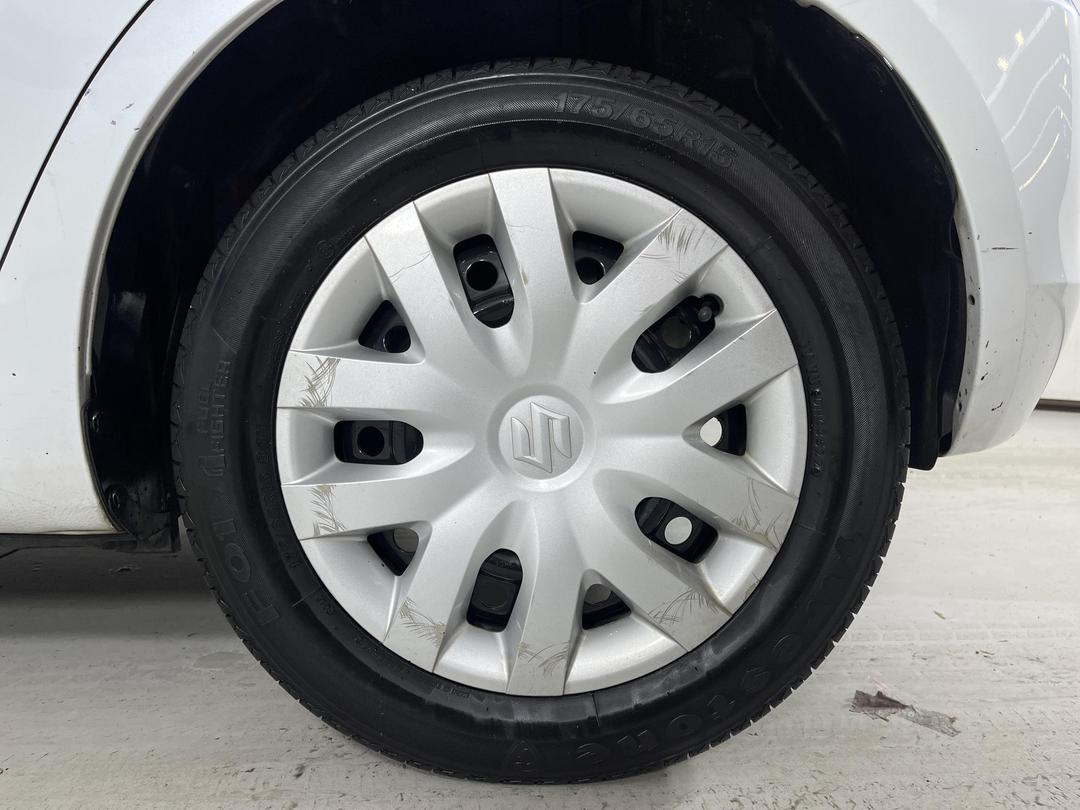 Photo '11' of Suzuki Swift