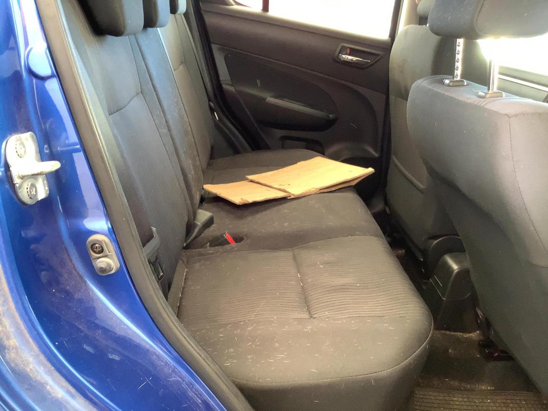 Photo '8' of Suzuki Swift Glxa