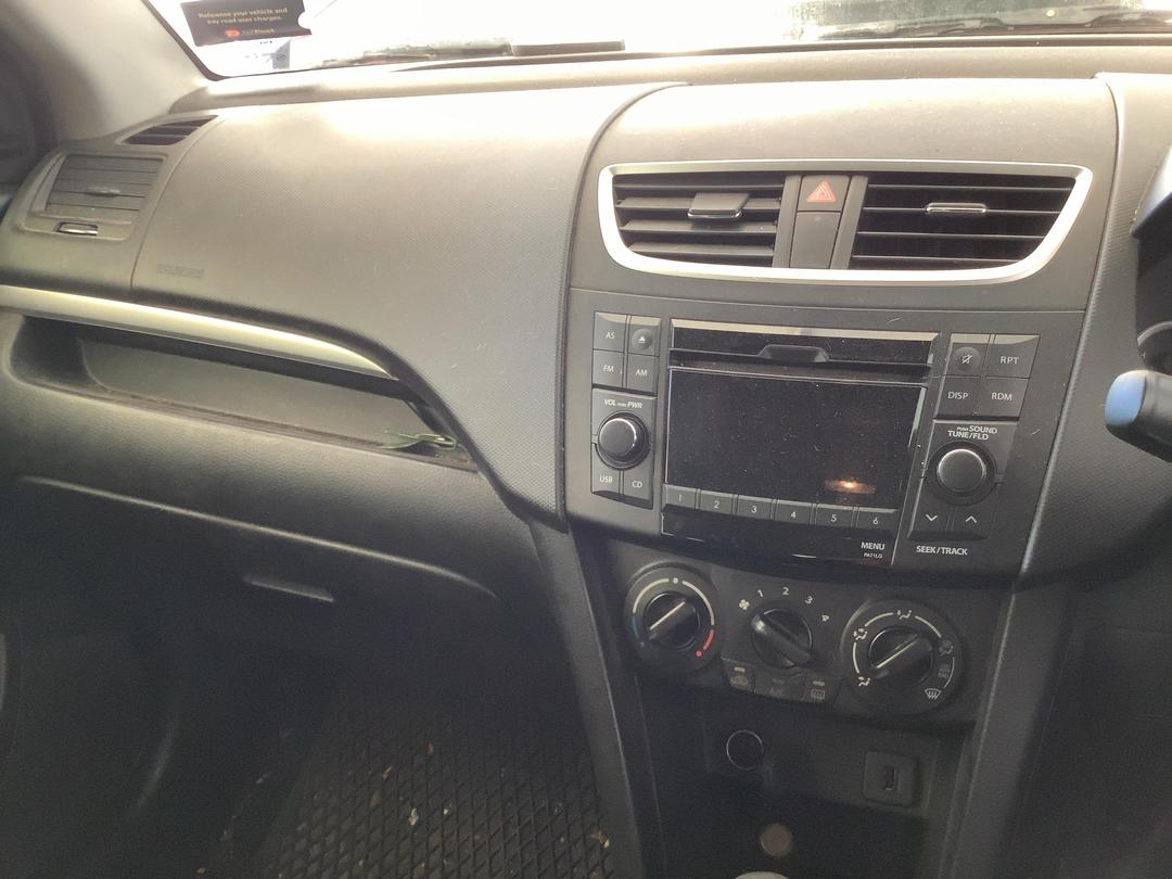 Photo '16' of Suzuki Swift Glxa