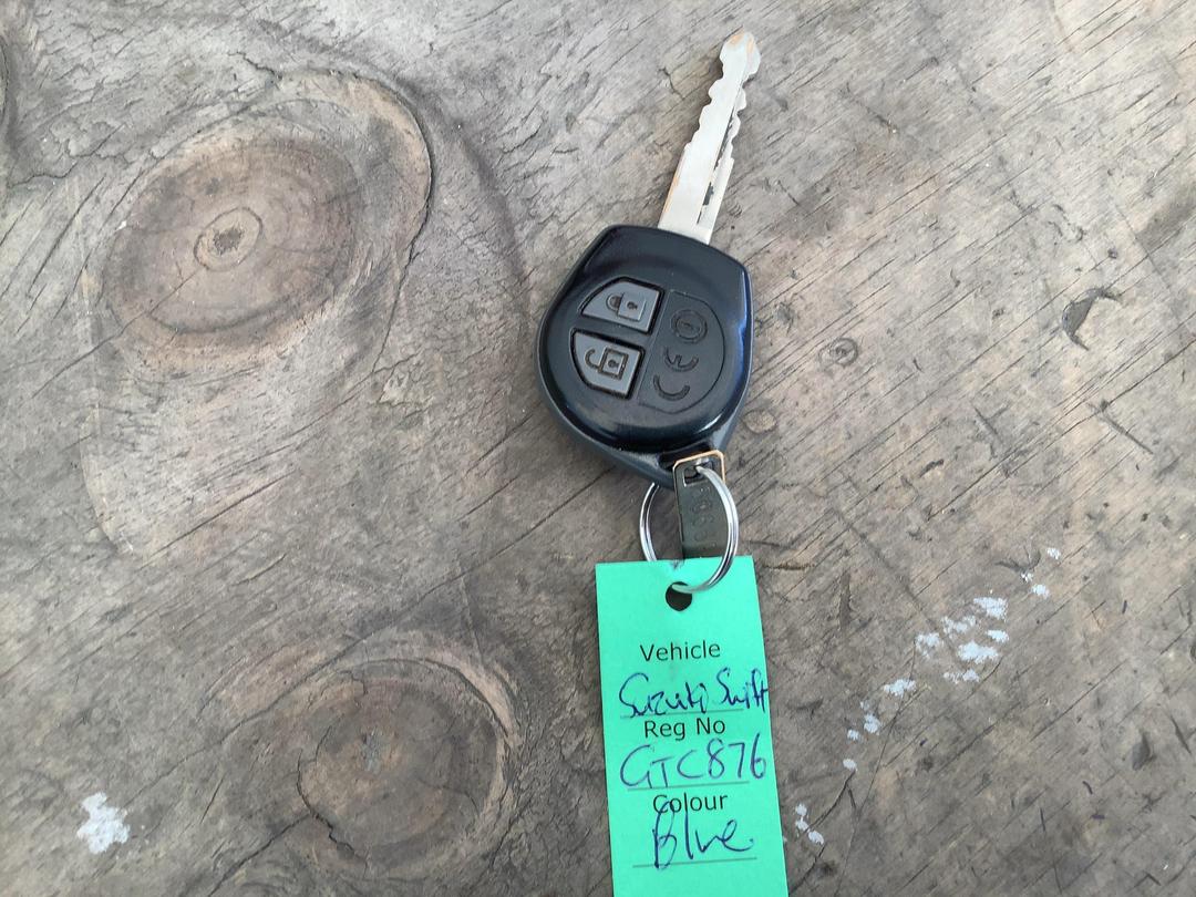 Photo '17' of Suzuki Swift Glxa