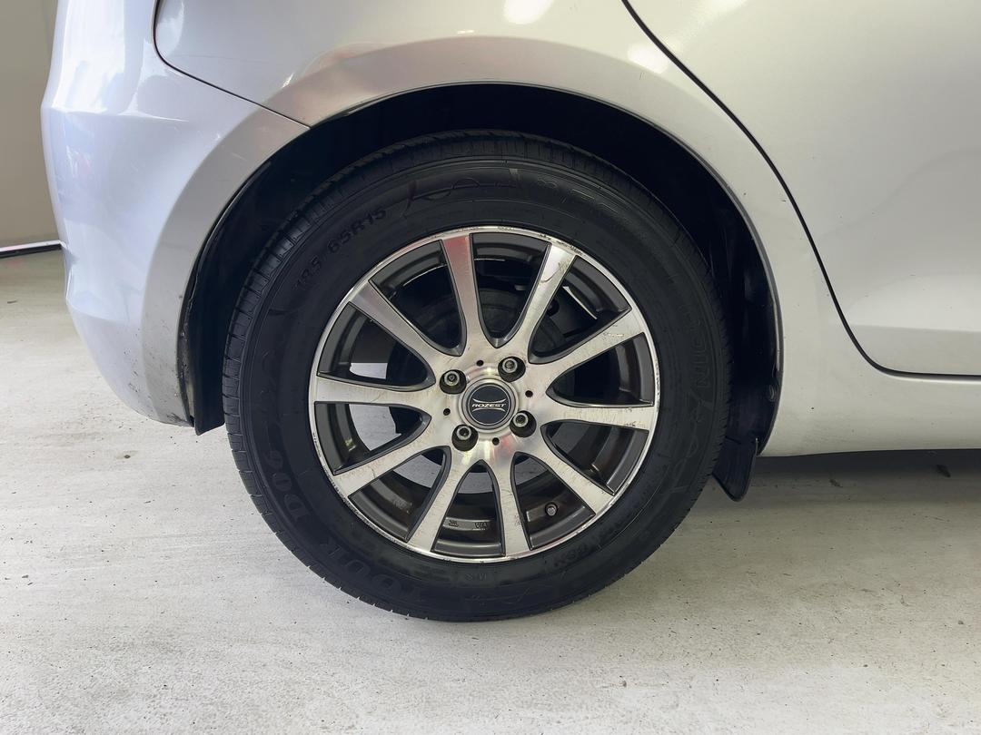 Photo '12' of Suzuki Swift