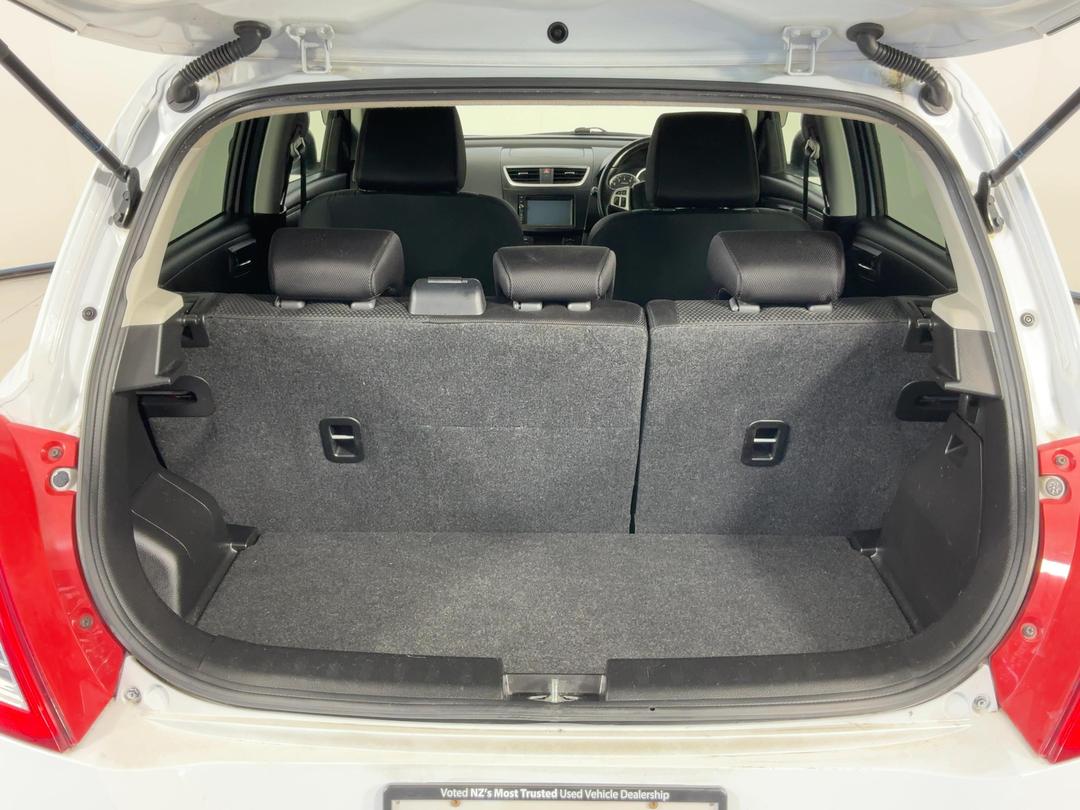 Photo '14' of Suzuki Swift