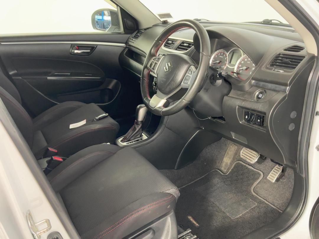 Photo '16' of Suzuki Swift