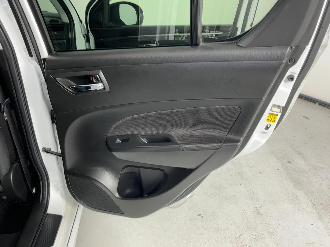 Photo '19' of Suzuki Swift
