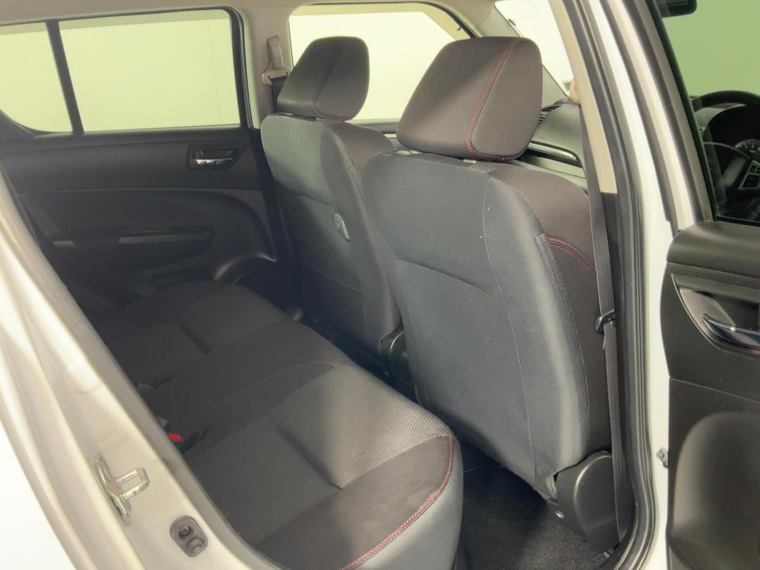 Photo '20' of Suzuki Swift