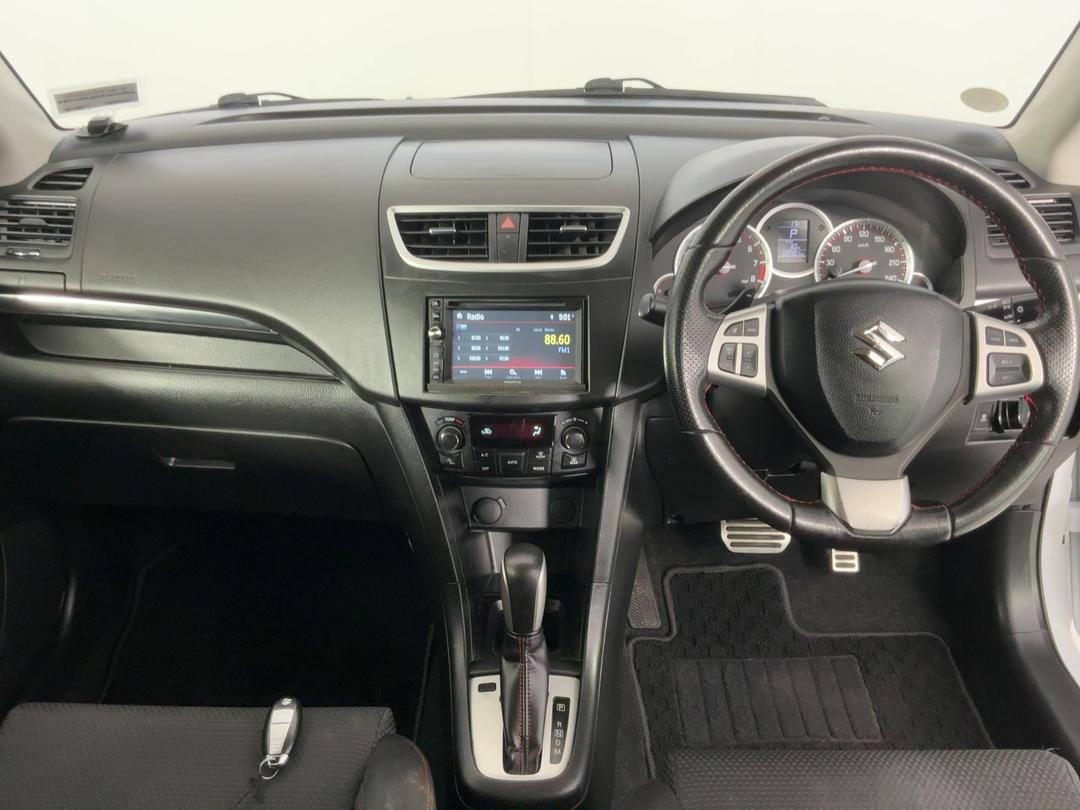 Photo '17' of Suzuki Swift