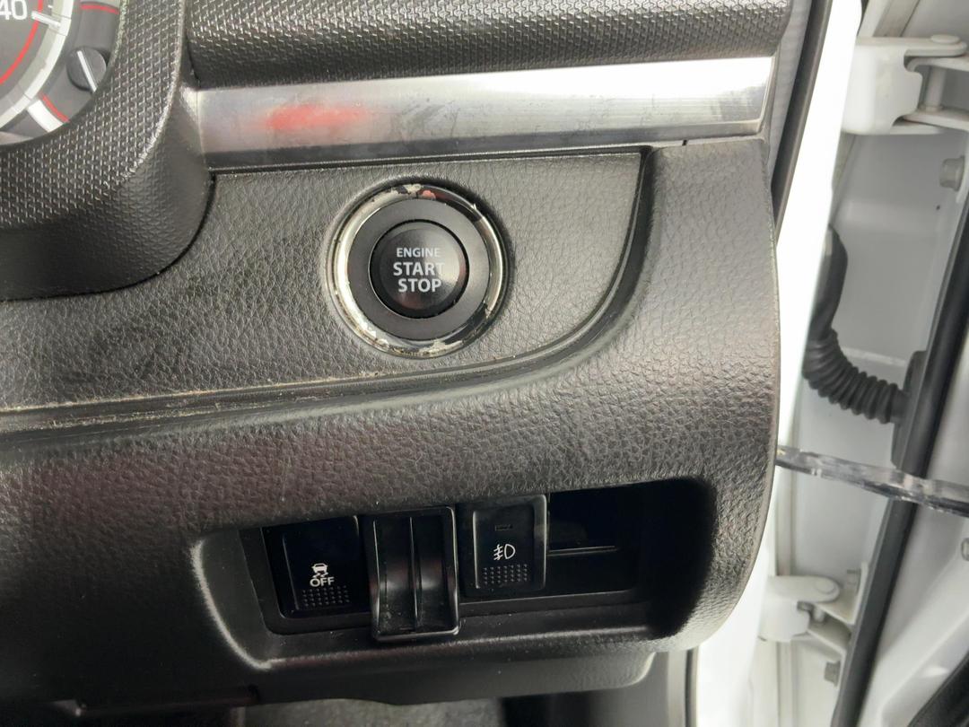 Photo '25' of Suzuki Swift