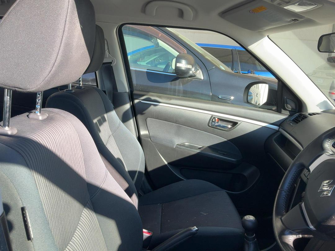 Photo '15' of Suzuki Swift RS Photo '15' of Suzuki Swift RS