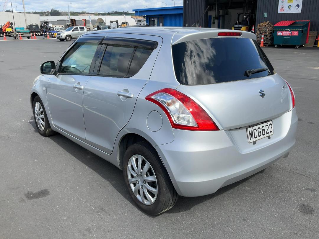 Photo '5' of Suzuki Swift Photo '5' of Suzuki Swift