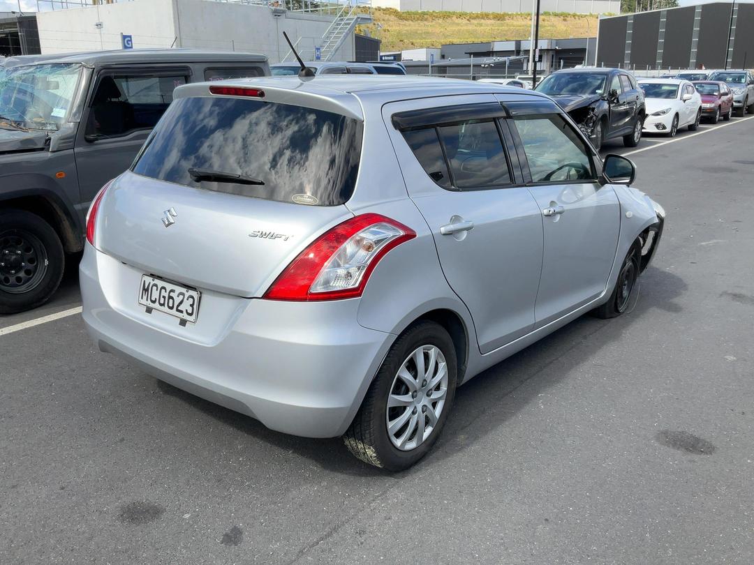 Photo '7' of Suzuki Swift Photo '7' of Suzuki Swift
