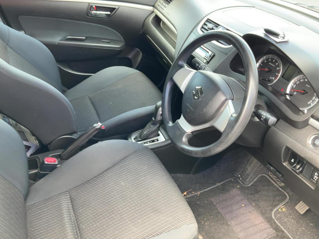 Photo '12' of Suzuki Swift Photo '12' of Suzuki Swift