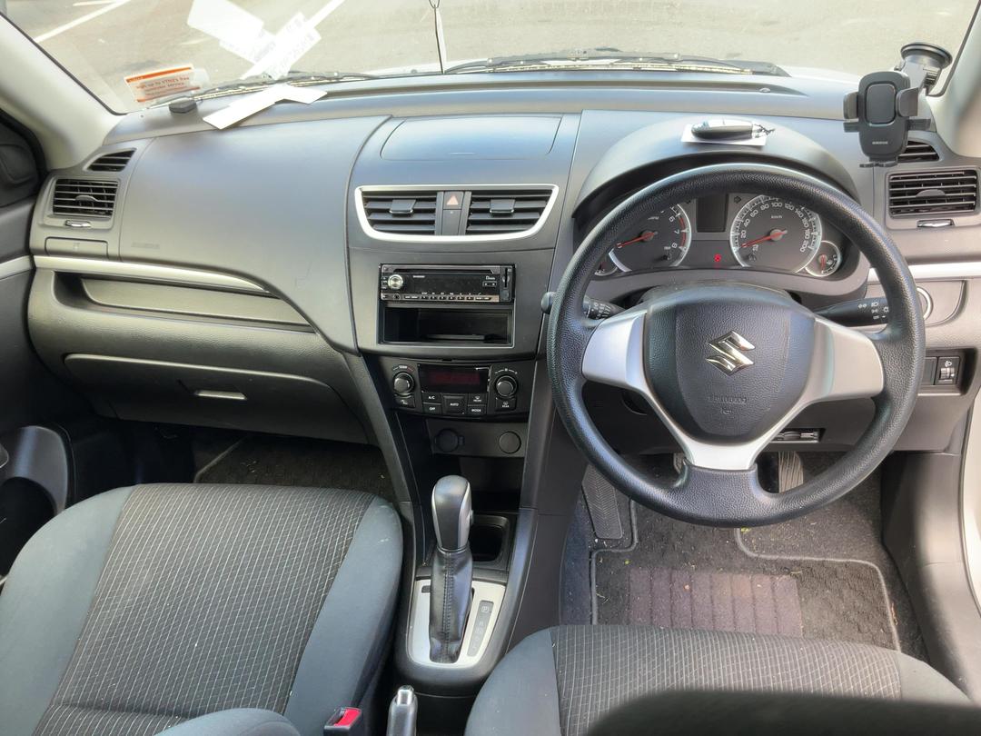 Photo '13' of Suzuki Swift Photo '13' of Suzuki Swift