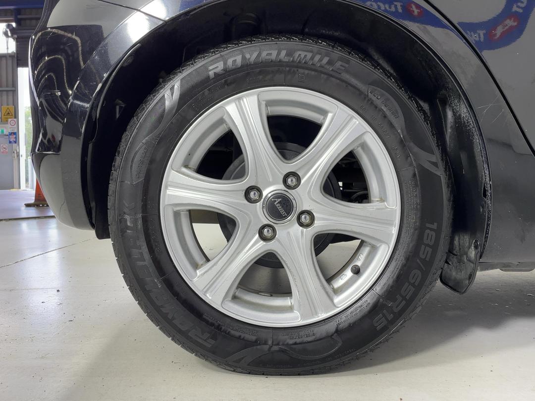Photo '12' of Suzuki Swift