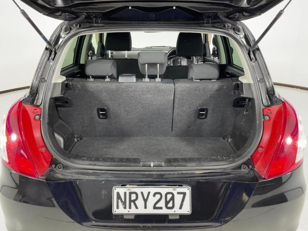Photo '14' of Suzuki Swift