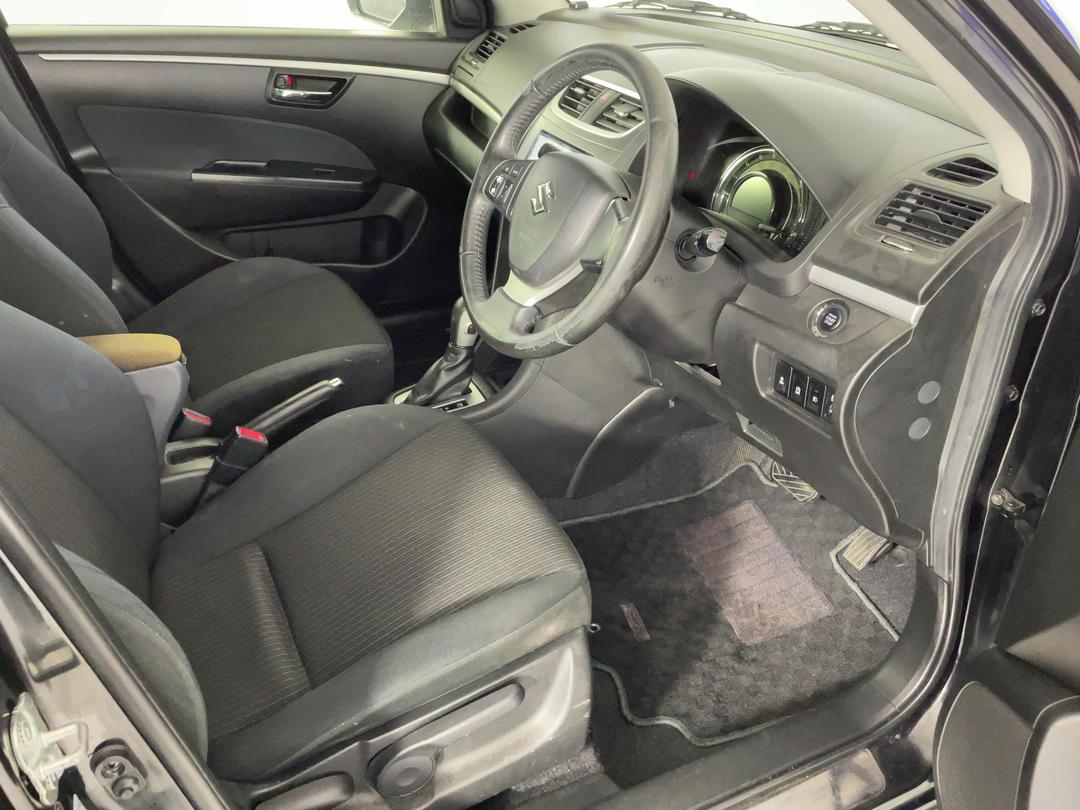 Photo '16' of Suzuki Swift