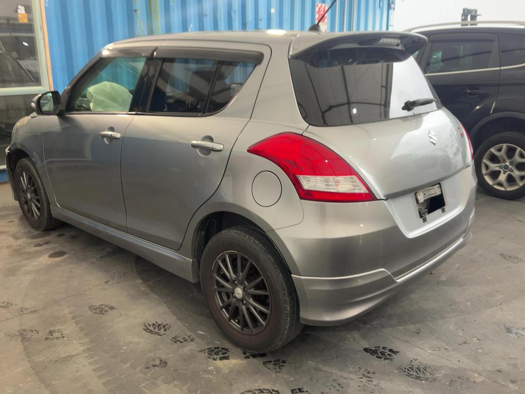 Photo '4' of Suzuki Swift Photo '4' of Suzuki Swift