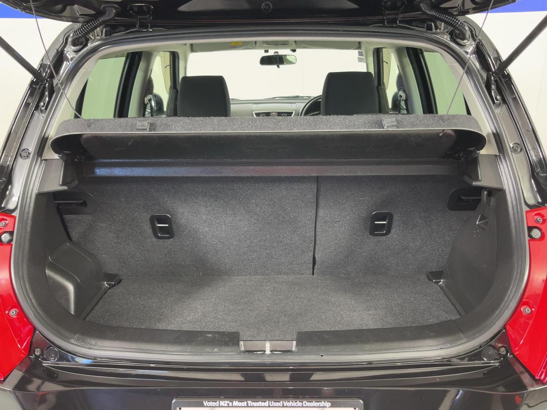 Photo '14' of Suzuki Swift
