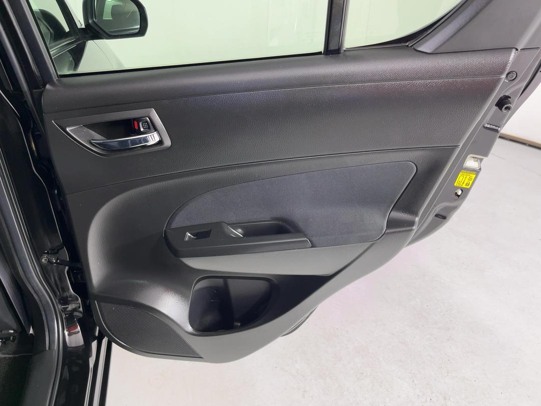 Photo '19' of Suzuki Swift