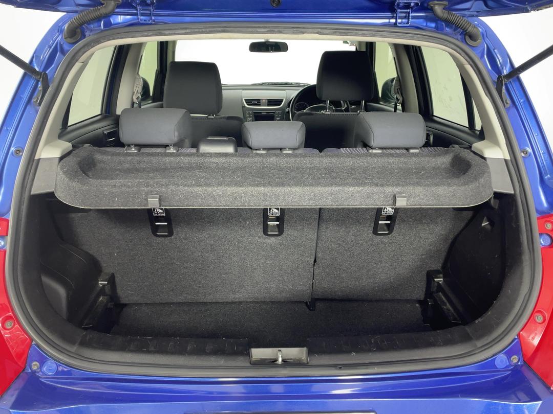 Photo '14' of Suzuki Swift