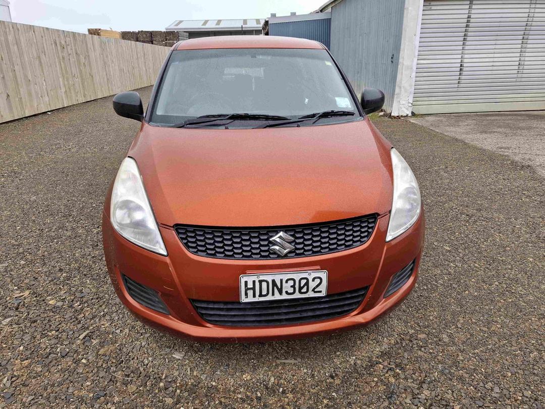Photo '2' of Suzuki Swift GL Photo '2' of Suzuki Swift GL