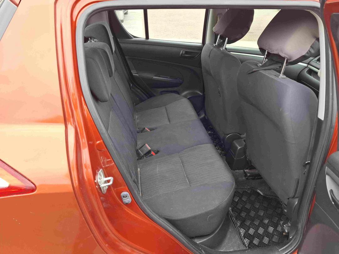 Photo '9' of Suzuki Swift GL Photo '9' of Suzuki Swift GL
