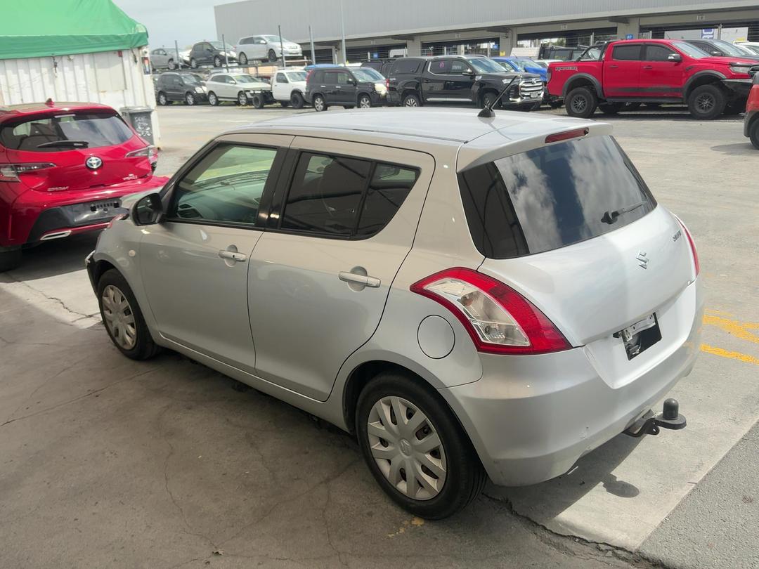 Photo '5' of Suzuki Swift Photo '5' of Suzuki Swift