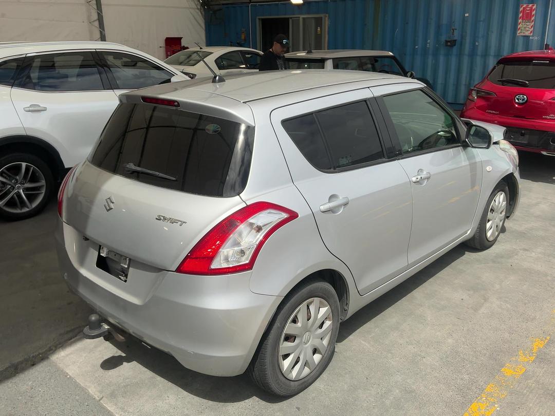 Photo '7' of Suzuki Swift Photo '7' of Suzuki Swift