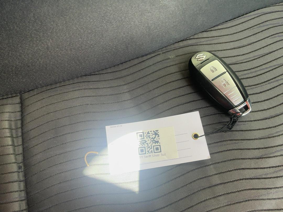 Photo '12' of Suzuki Swift Photo '12' of Suzuki Swift