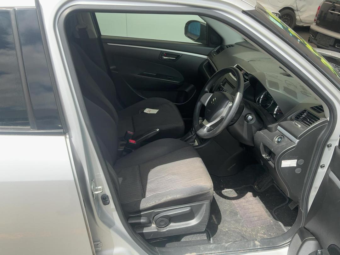 Photo '13' of Suzuki Swift Photo '13' of Suzuki Swift