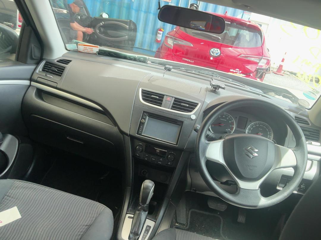 Photo '15' of Suzuki Swift Photo '15' of Suzuki Swift