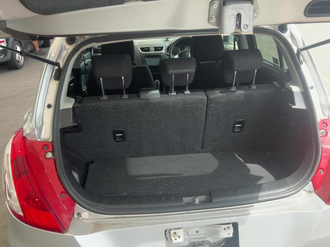 Photo '16' of Suzuki Swift Photo '16' of Suzuki Swift