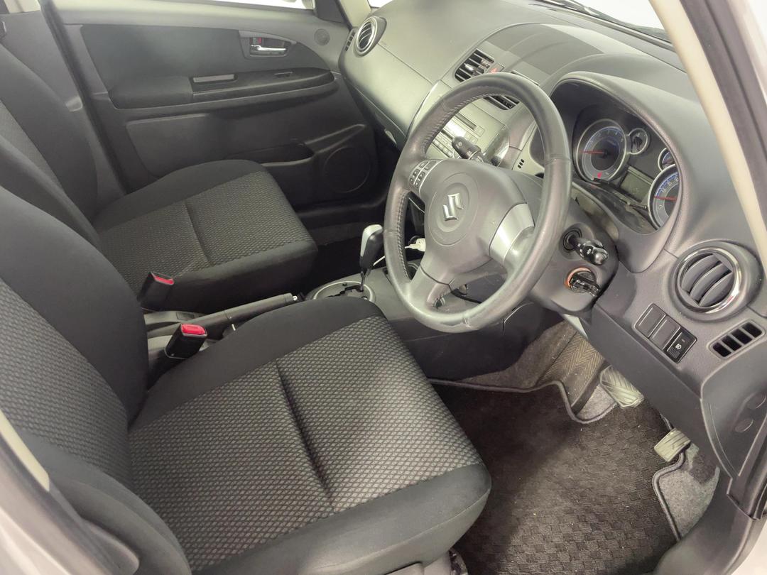 Photo '16' of Suzuki SX4