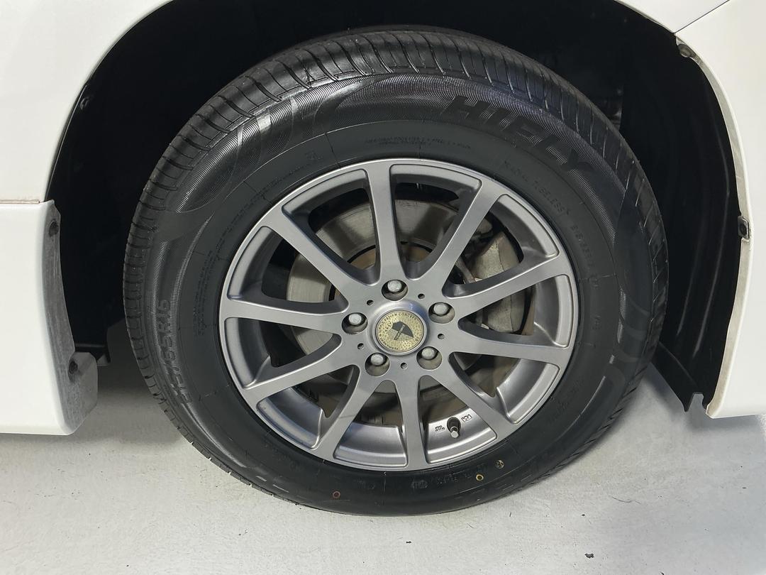 Photo '9' of Toyota Alphard