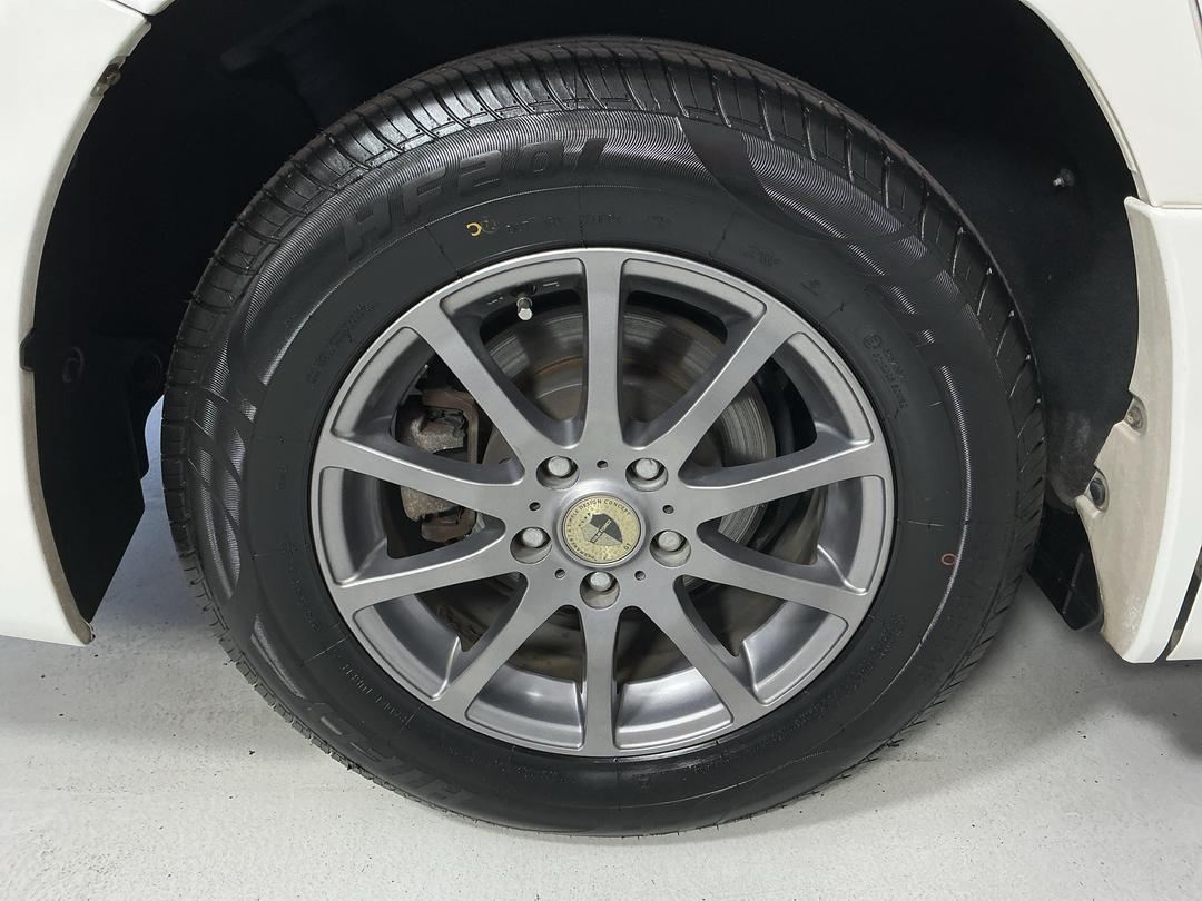 Photo '12' of Toyota Alphard
