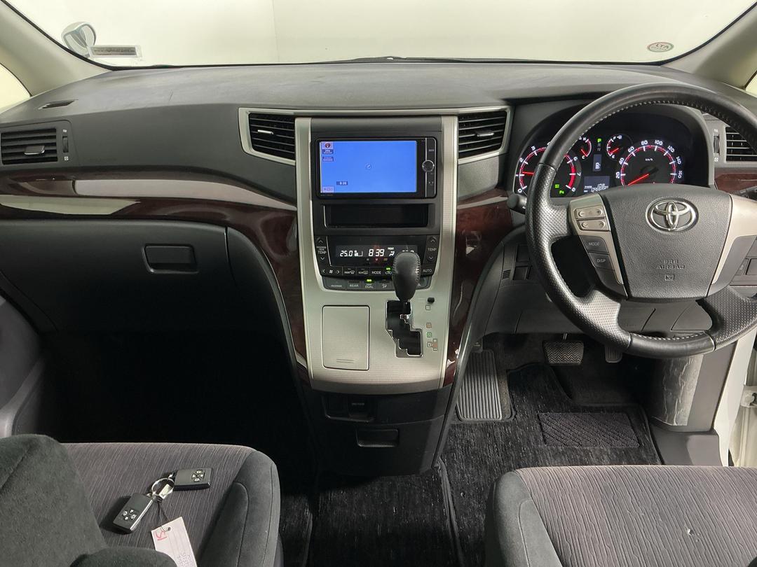 Photo '17' of Toyota Alphard