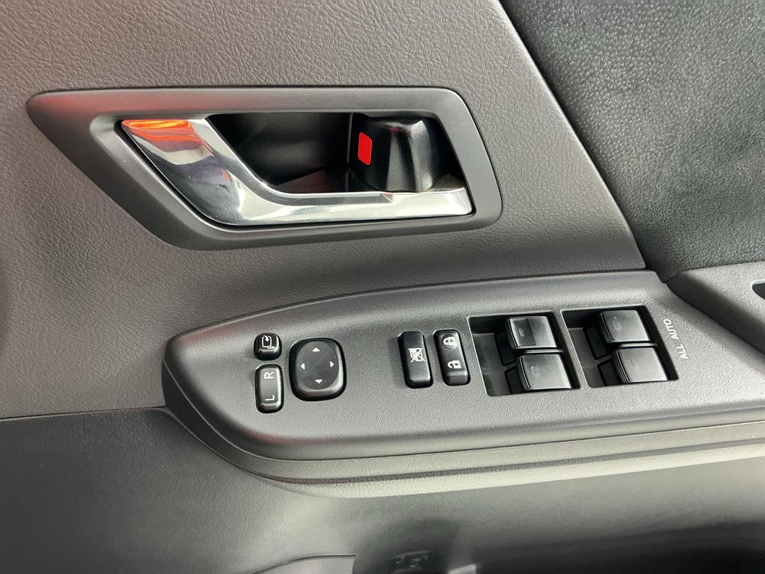 Photo '25' of Toyota Alphard