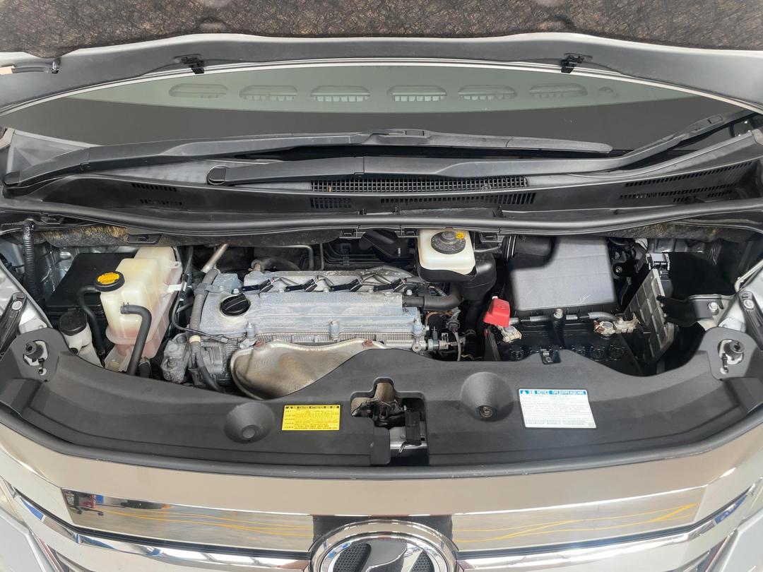 Photo '13' of Toyota Alphard