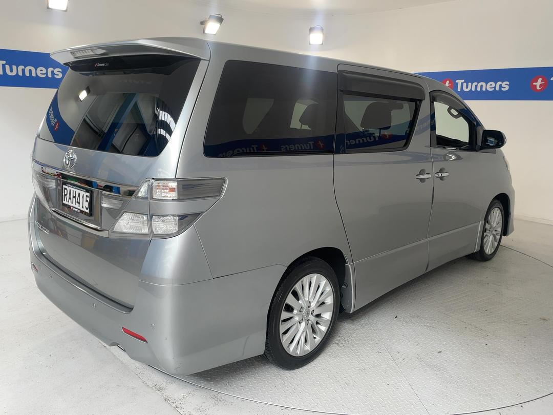 Photo '7' of Toyota Alphard
