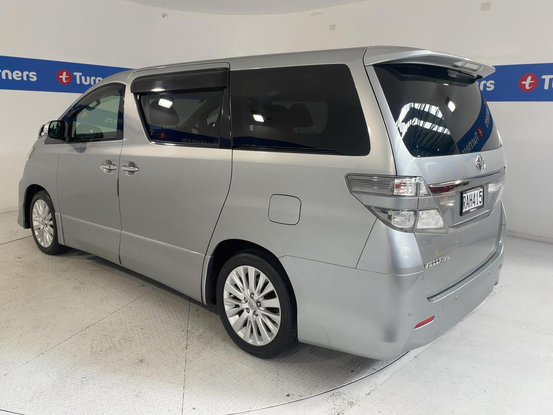 Photo '5' of Toyota Alphard