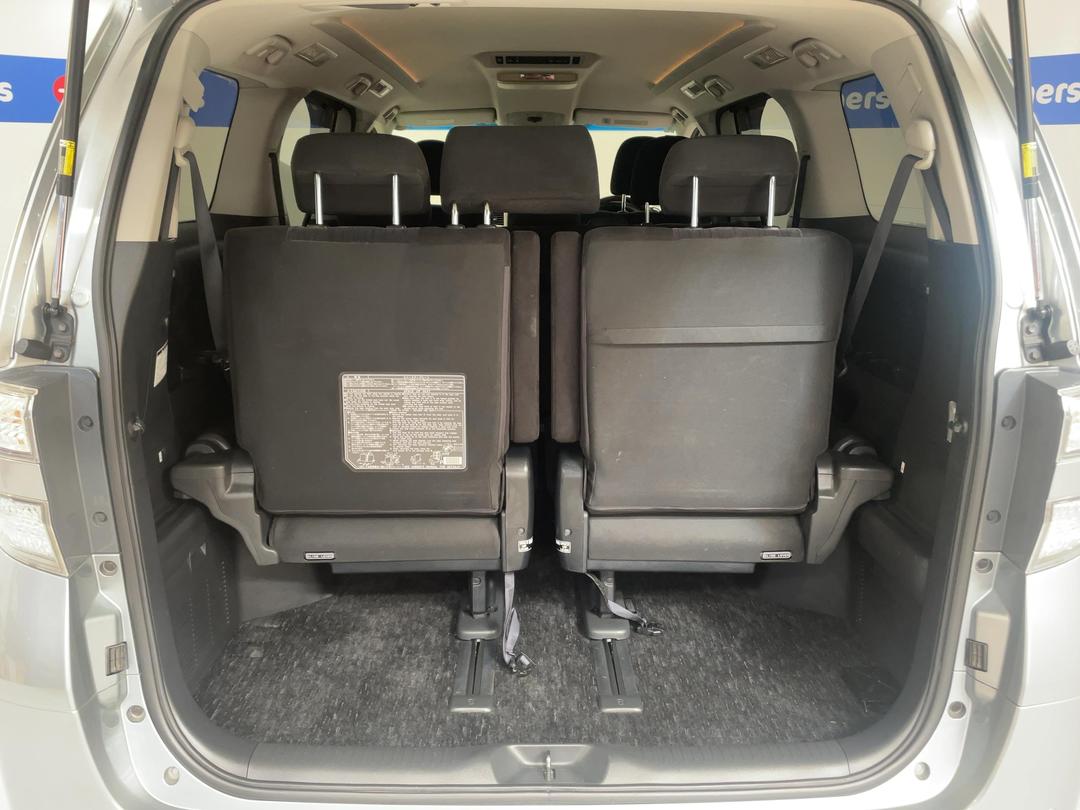 Photo '14' of Toyota Alphard