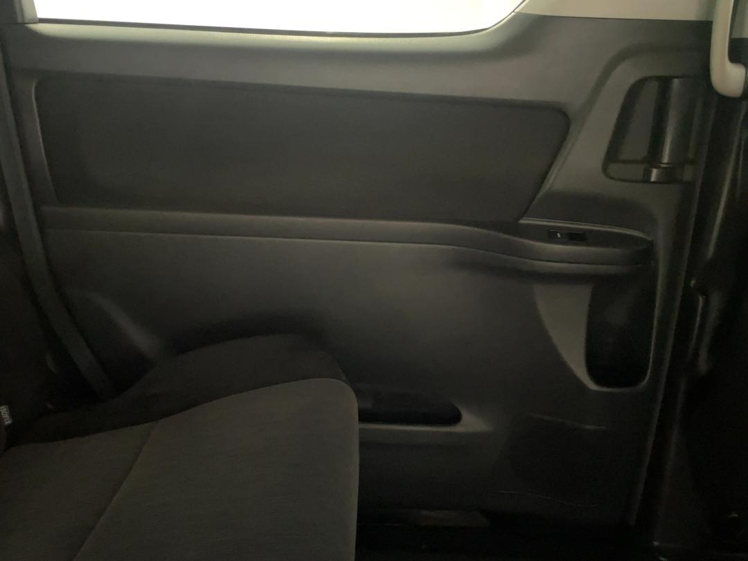 Photo '19' of Toyota Alphard