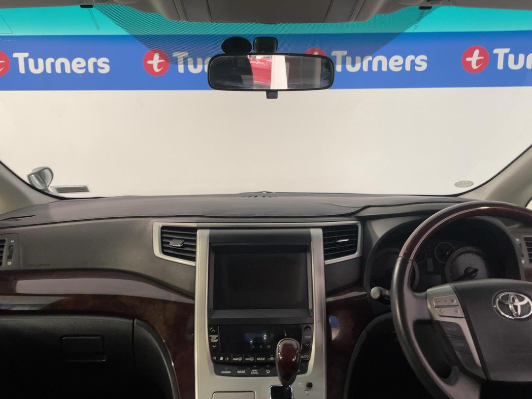 Photo '17' of Toyota Alphard