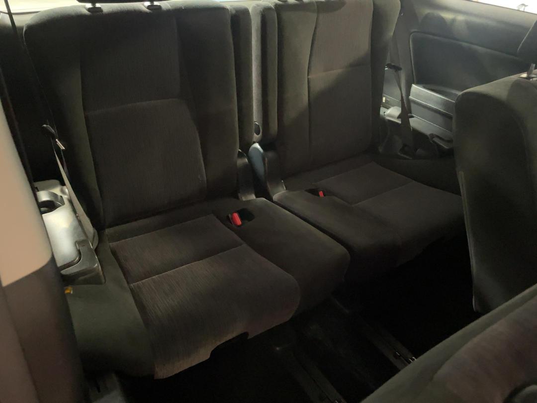 Photo '23' of Toyota Alphard