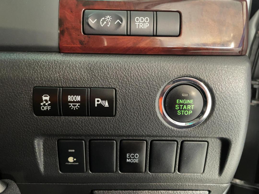 Photo '25' of Toyota Alphard